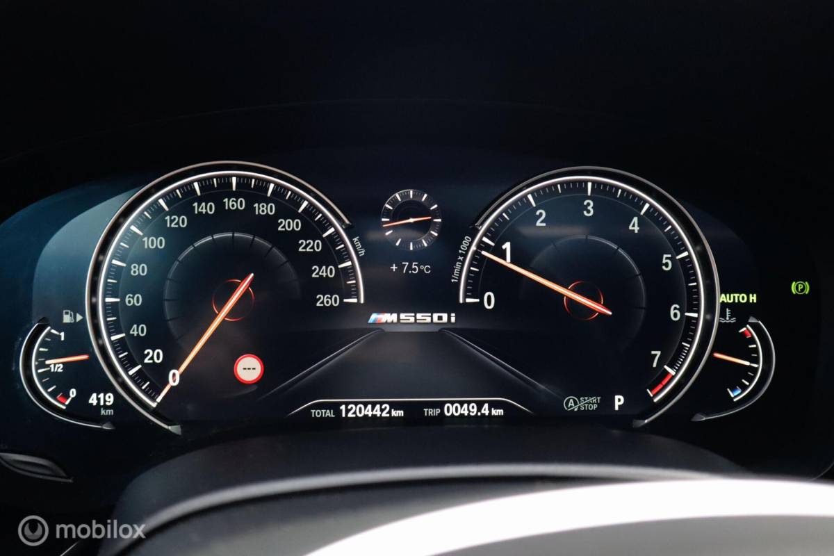 BMW 5 Serie BMW M550i xDrive High Ex 544pk | pano | CoPilot | nappaleer