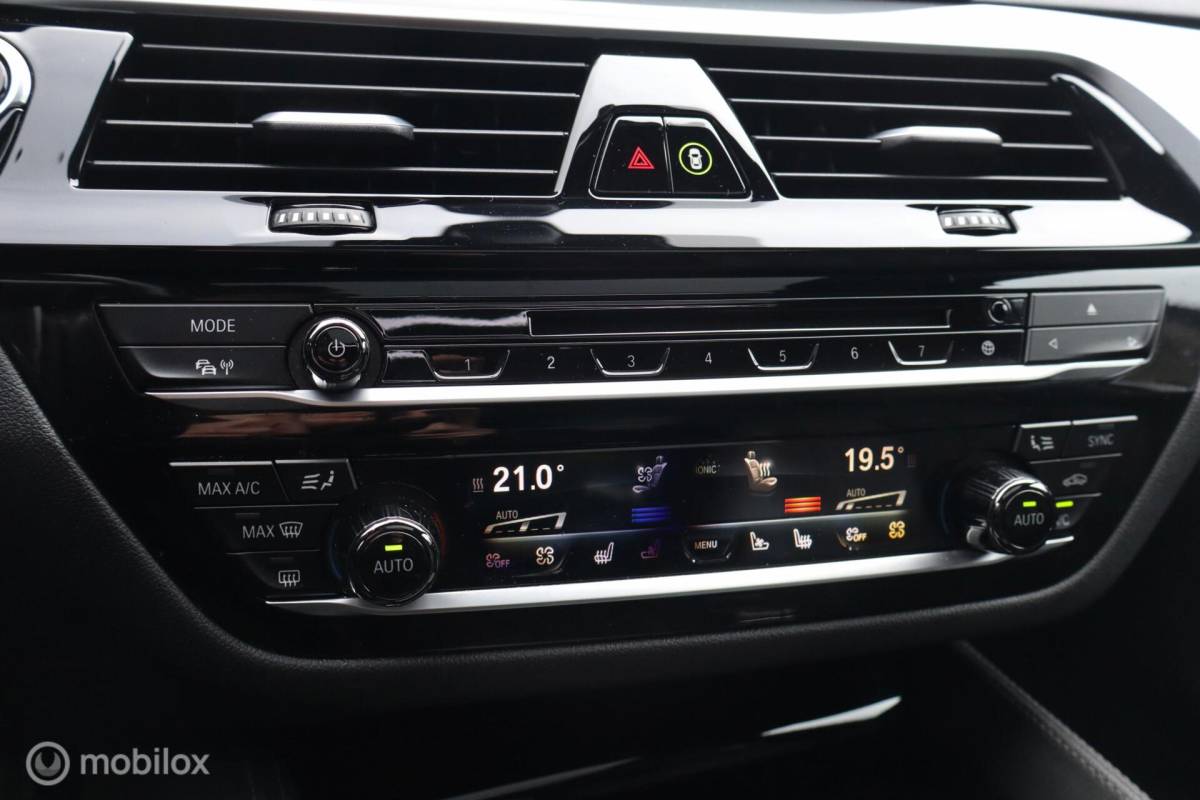 BMW 5 Serie BMW M550i xDrive High Ex 544pk | pano | CoPilot | nappaleer