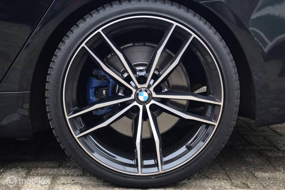 BMW 5 Serie BMW M550i xDrive High Ex 544pk | pano | CoPilot | nappaleer