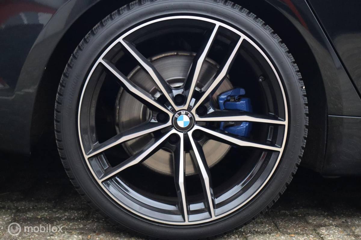 BMW 5 Serie BMW M550i xDrive High Ex 544pk | pano | CoPilot | nappaleer