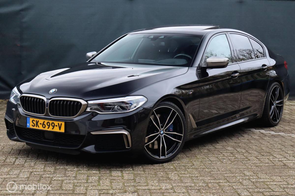 BMW 5 Serie BMW M550i xDrive High Ex 544pk | pano | CoPilot | nappaleer