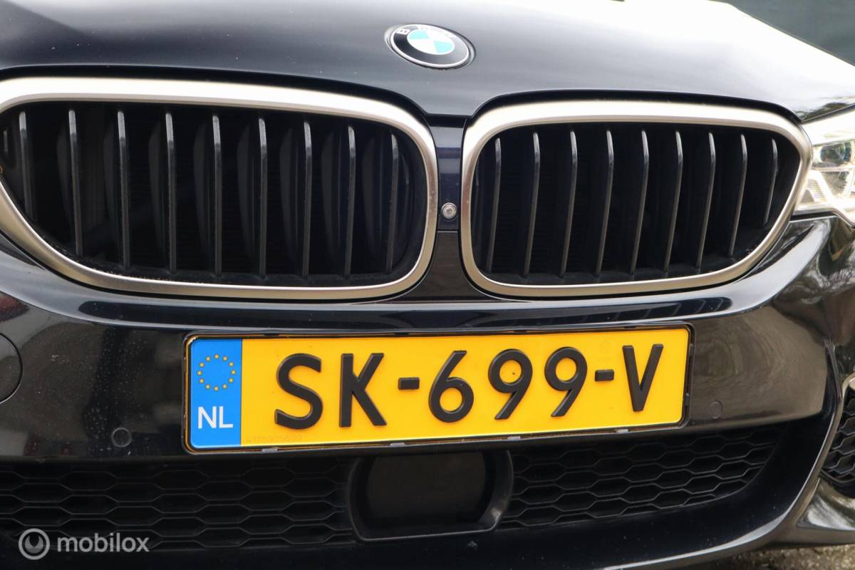 BMW 5 Serie BMW M550i xDrive High Ex 544pk | pano | CoPilot | nappaleer