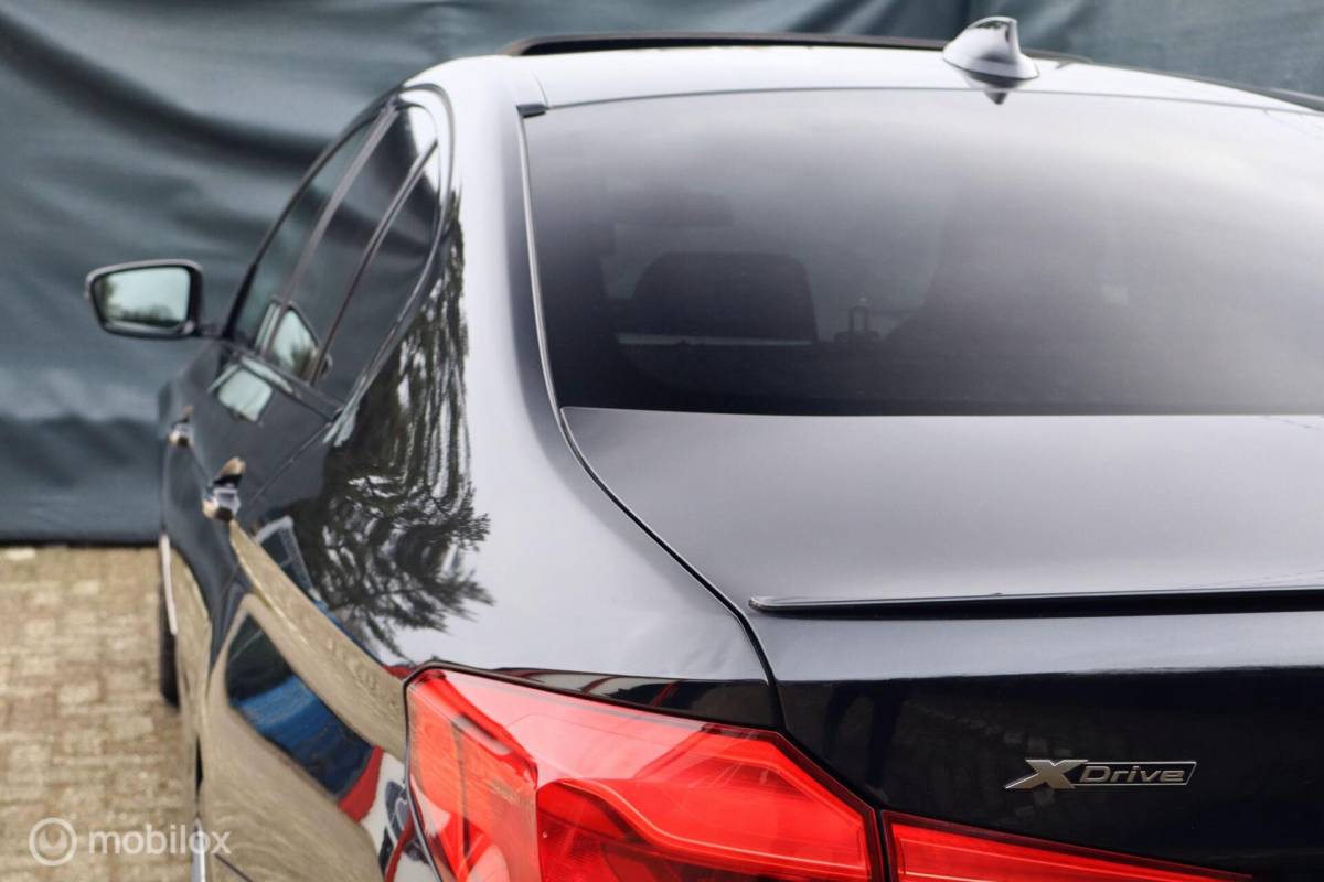 BMW 5 Serie BMW M550i xDrive High Ex 544pk | pano | CoPilot | nappaleer