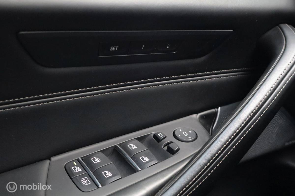 BMW 5 Serie BMW M550i xDrive High Ex 544pk | pano | CoPilot | nappaleer