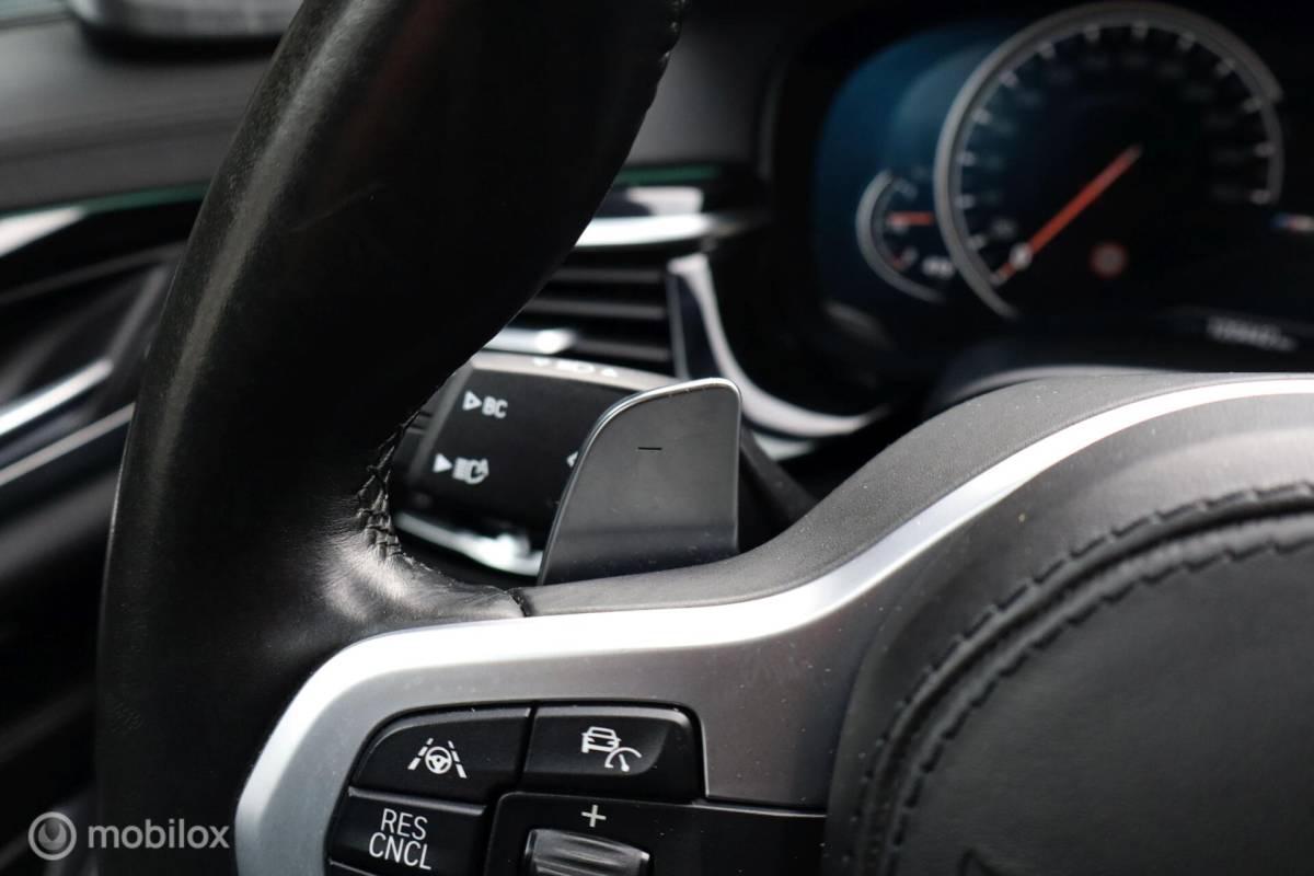 BMW 5 Serie BMW M550i xDrive High Ex 544pk | pano | CoPilot | nappaleer