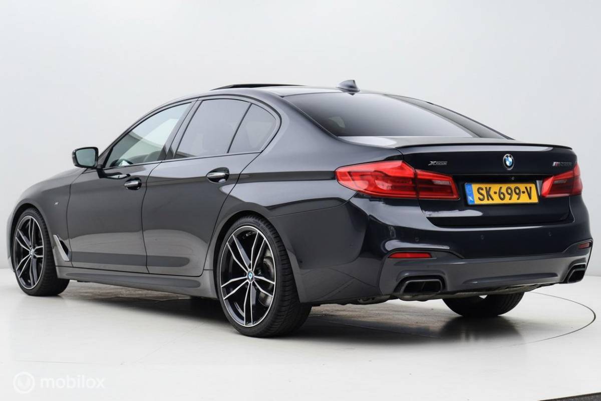 BMW 5 Serie BMW M550i xDrive High Ex 544pk | pano | CoPilot | nappaleer