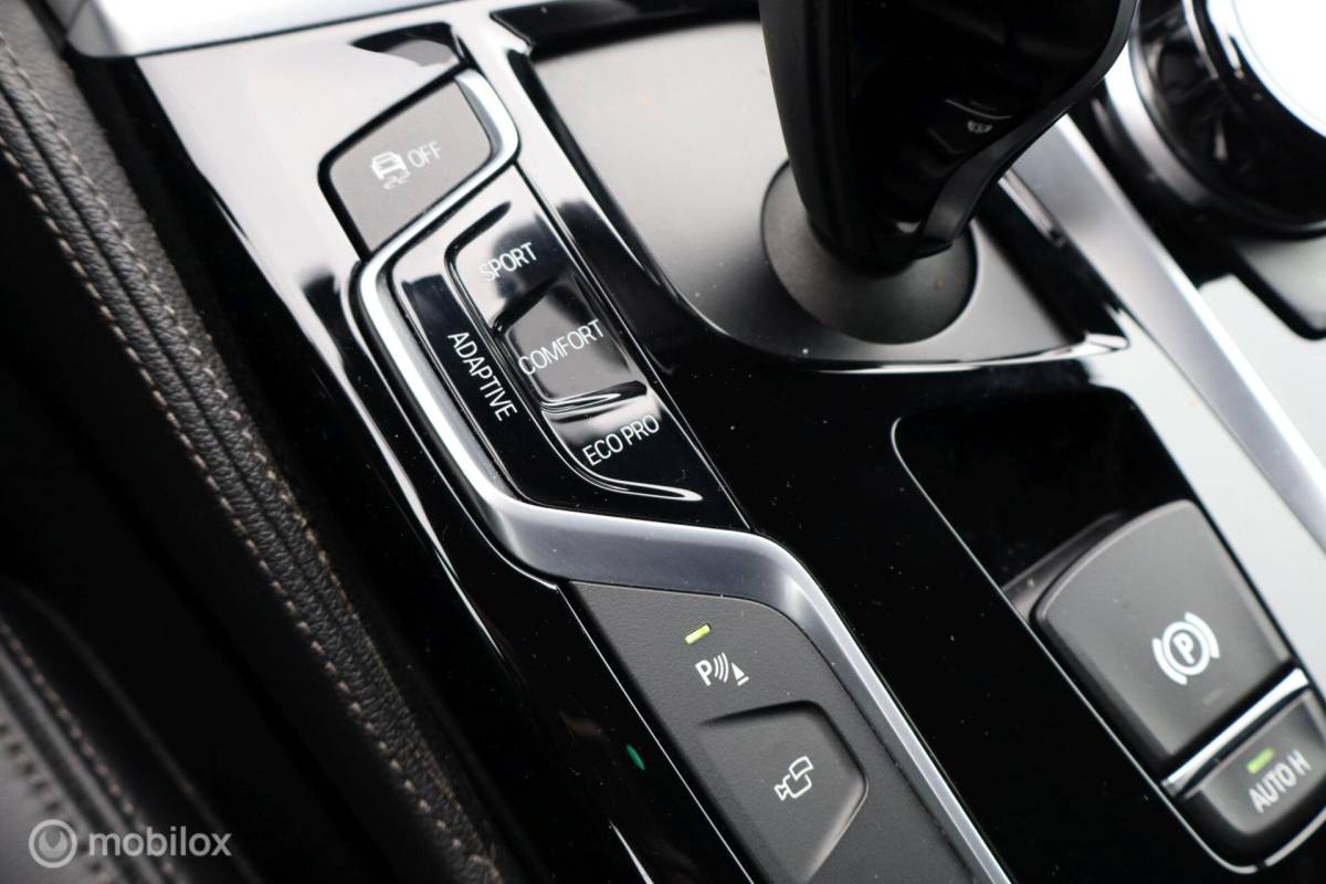 BMW 5 Serie BMW M550i xDrive High Ex 544pk | pano | CoPilot | nappaleer