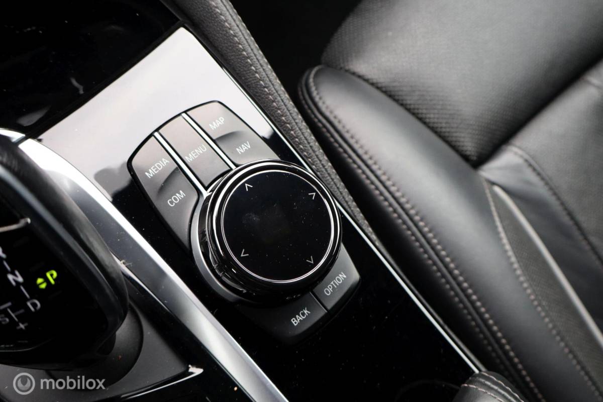 BMW 5 Serie BMW M550i xDrive High Ex 544pk | pano | CoPilot | nappaleer