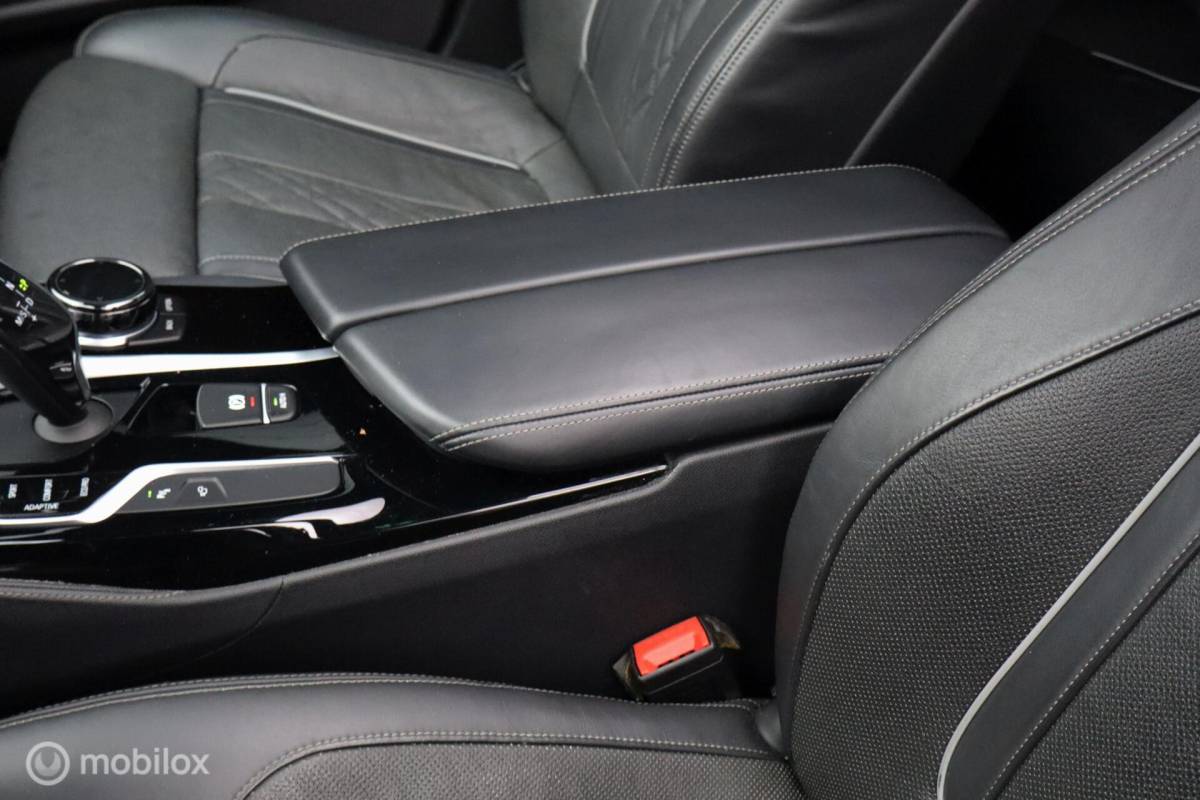 BMW 5 Serie BMW M550i xDrive High Ex 544pk | pano | CoPilot | nappaleer