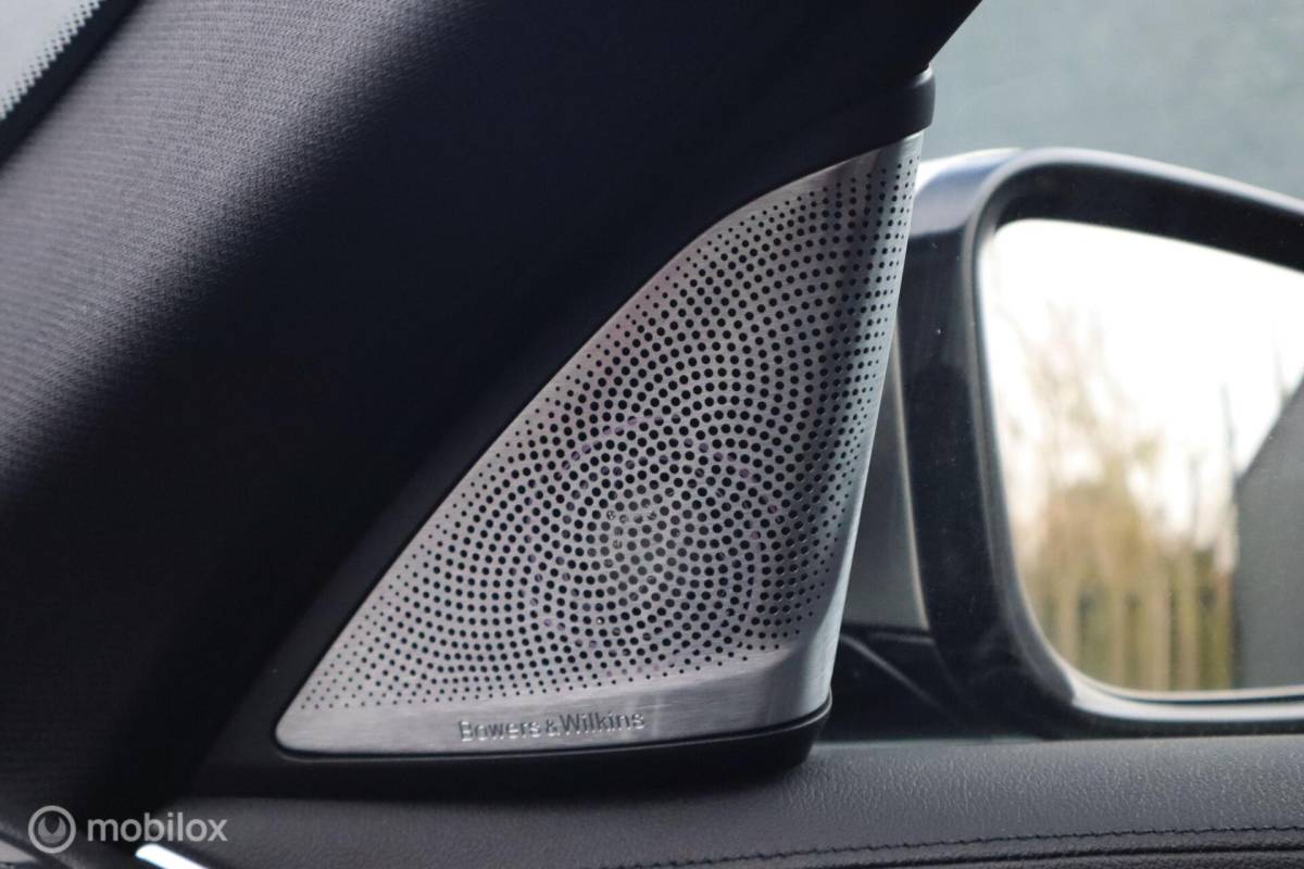 BMW 5 Serie BMW M550i xDrive High Ex 544pk | pano | CoPilot | nappaleer