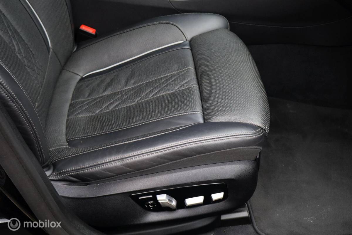 BMW 5 Serie BMW M550i xDrive High Ex 544pk | pano | CoPilot | nappaleer