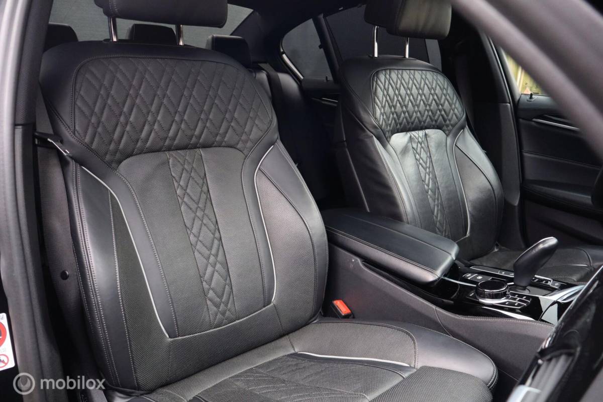 BMW 5 Serie BMW M550i xDrive High Ex 544pk | pano | CoPilot | nappaleer