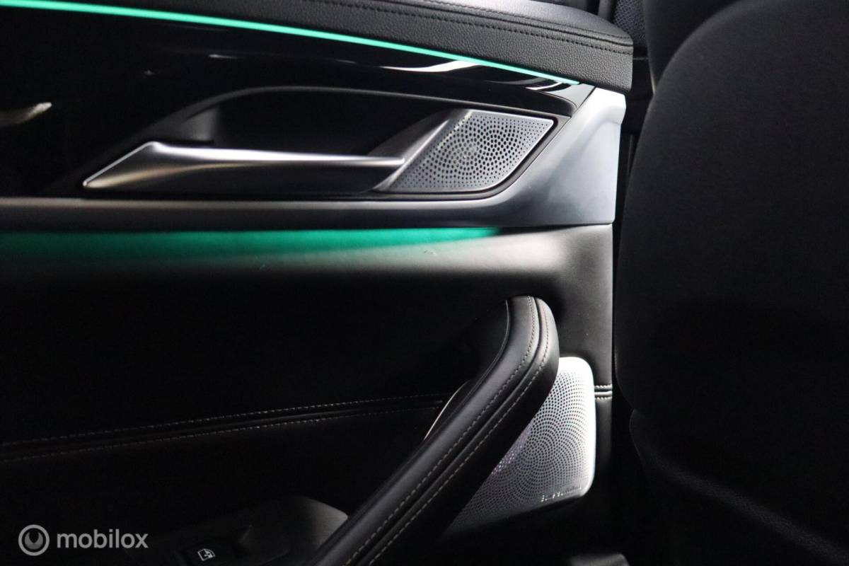 BMW 5 Serie BMW M550i xDrive High Ex 544pk | pano | CoPilot | nappaleer