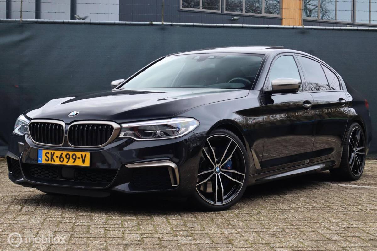 BMW 5 Serie BMW M550i xDrive High Ex 544pk | pano | CoPilot | nappaleer