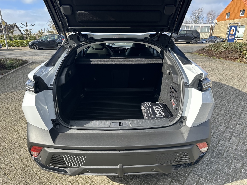 Peugeot 408 Peugeot 408 1.2 Hybid 136PK Allure