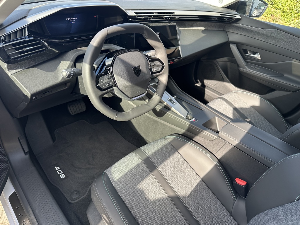 Peugeot 408 Peugeot 408 1.2 Hybid 136PK Allure