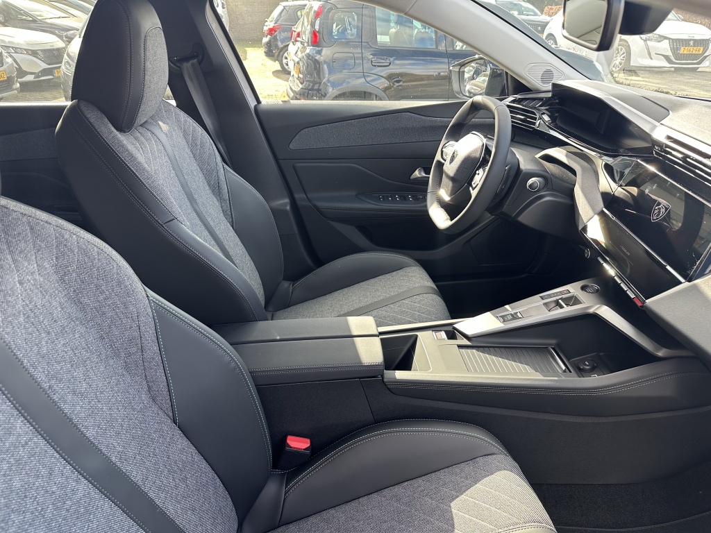 Peugeot 408 Peugeot 408 1.2 Hybid 136PK Allure