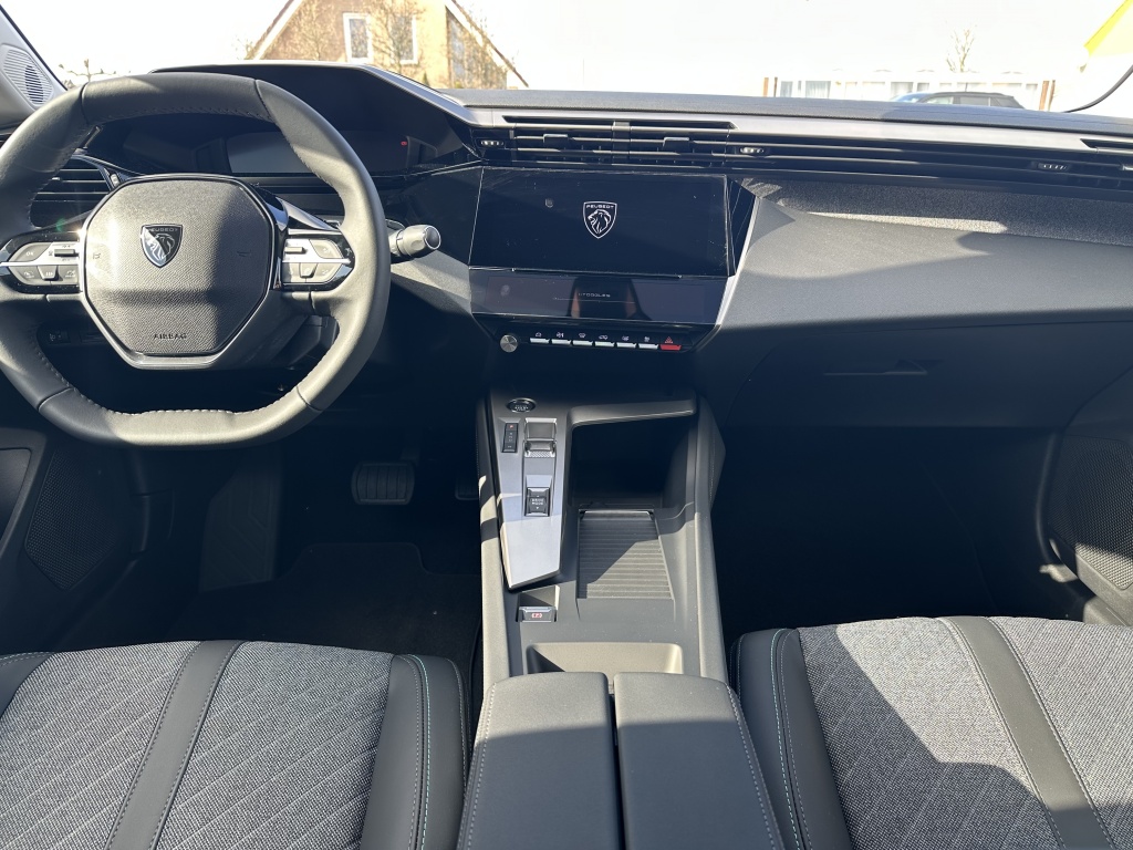Peugeot 408 Peugeot 408 1.2 Hybid 136PK Allure