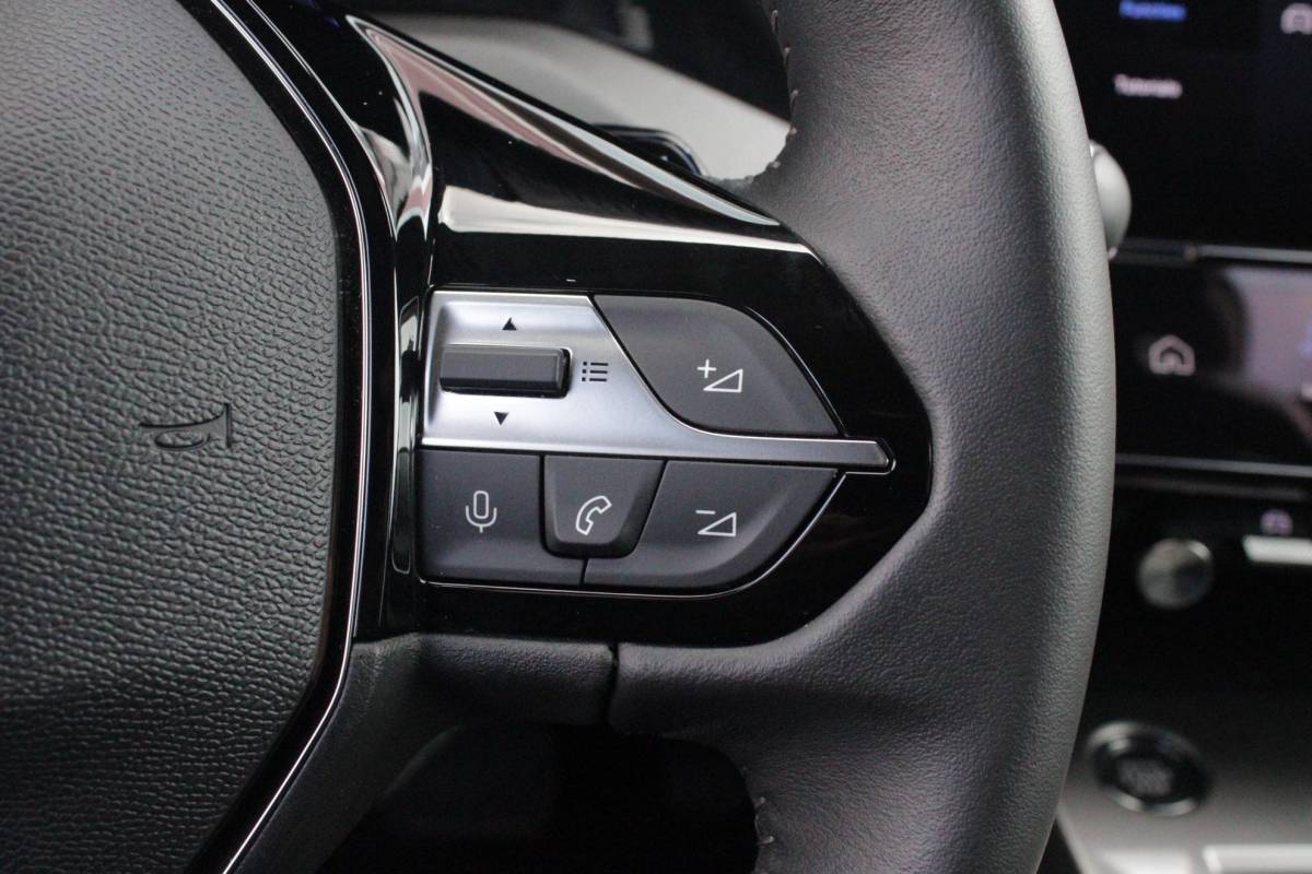 Peugeot 408 Peugeot 408 1.2 Hybrid 145PK ALLURE | ACHTERUITRIJ CAMERA | KEYLESS ENTRY/START | DRAADLOOS APPLE CARPLAY/ANDROID AUTO | DRAADLOOS TELEFOONLADEN | DAB+ RADIO | NAVIGATIE | ADAPTIVE CRUISE CONTROL | 19″ LICHTMETALEN VELGEN | PARKEERSENSOREN ACHTER |