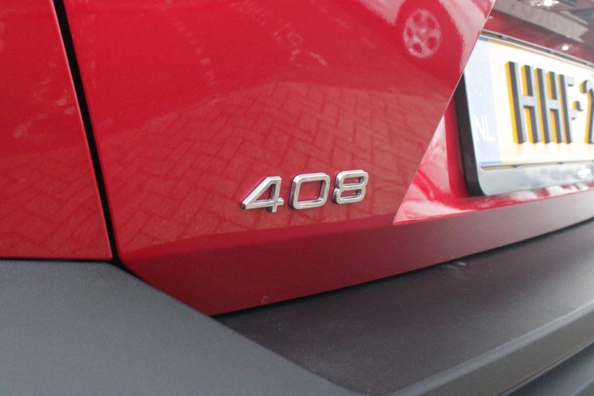 Peugeot 408 Peugeot 408 1.2 Hybrid 145PK ALLURE | ACHTERUITRIJ CAMERA | KEYLESS ENTRY/START | DRAADLOOS APPLE CARPLAY/ANDROID AUTO | DRAADLOOS TELEFOONLADEN | DAB+ RADIO | NAVIGATIE | ADAPTIVE CRUISE CONTROL | 19″ LICHTMETALEN VELGEN | PARKEERSENSOREN ACHTER |