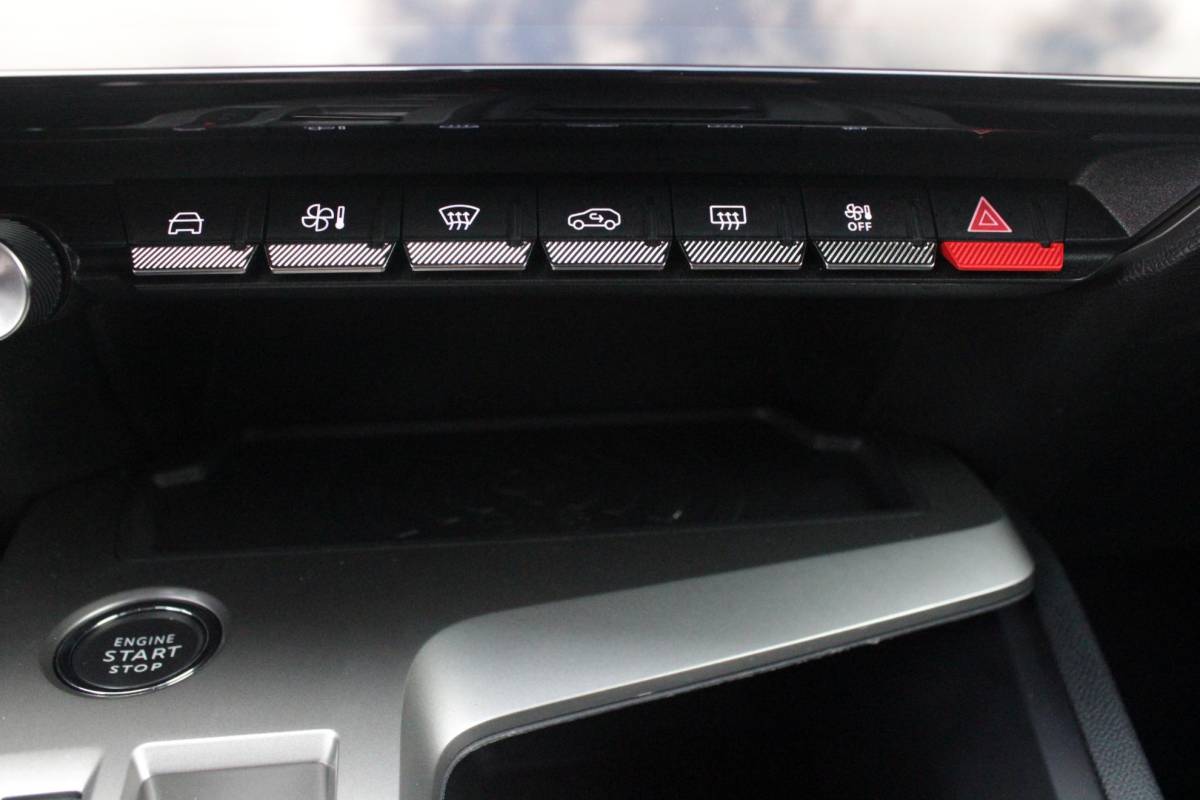 Peugeot 408 Peugeot 408 1.2 Hybrid 145PK ALLURE | ACHTERUITRIJ CAMERA | KEYLESS ENTRY/START | DRAADLOOS APPLE CARPLAY/ANDROID AUTO | DRAADLOOS TELEFOONLADEN | DAB+ RADIO | NAVIGATIE | ADAPTIVE CRUISE CONTROL | 19″ LICHTMETALEN VELGEN | PARKEERSENSOREN ACHTER |