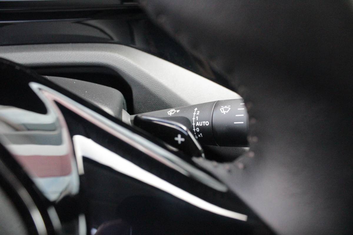Peugeot 408 Peugeot 408 1.2 Hybrid 145PK ALLURE | ACHTERUITRIJ CAMERA | KEYLESS ENTRY/START | DRAADLOOS APPLE CARPLAY/ANDROID AUTO | DRAADLOOS TELEFOONLADEN | DAB+ RADIO | NAVIGATIE | ADAPTIVE CRUISE CONTROL | 19″ LICHTMETALEN VELGEN | PARKEERSENSOREN ACHTER |