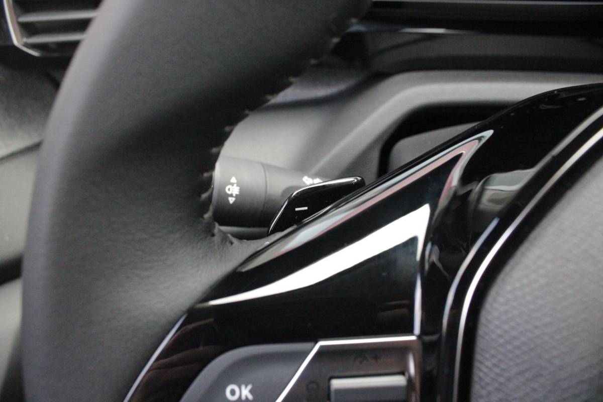 Peugeot 408 Peugeot 408 1.2 Hybrid 145PK ALLURE | ACHTERUITRIJ CAMERA | KEYLESS ENTRY/START | DRAADLOOS APPLE CARPLAY/ANDROID AUTO | DRAADLOOS TELEFOONLADEN | DAB+ RADIO | NAVIGATIE | ADAPTIVE CRUISE CONTROL | 19″ LICHTMETALEN VELGEN | PARKEERSENSOREN ACHTER |