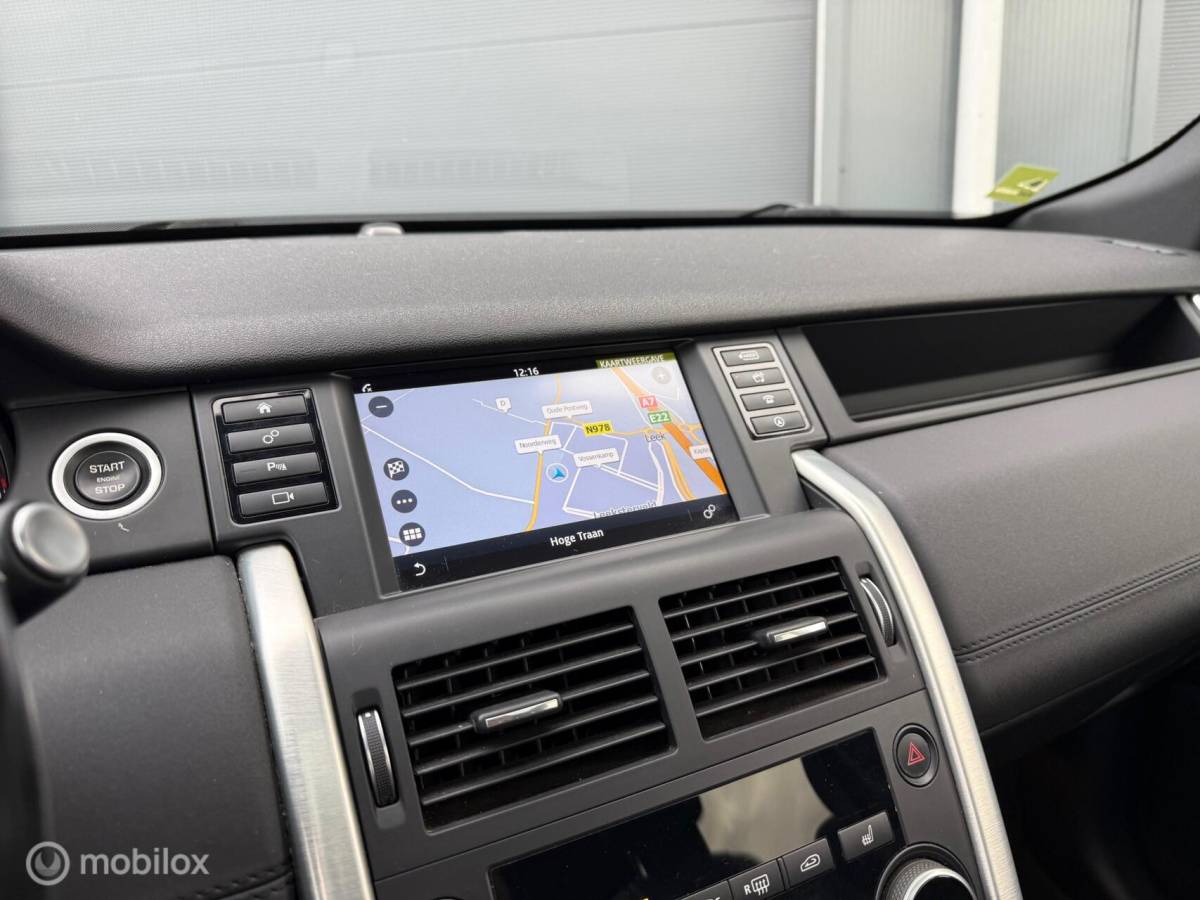 Land Rover Discovery Sport Land Rover Discovery Sport 2.0 TD4 Luxury Pano.dak/Trekhaak/LED