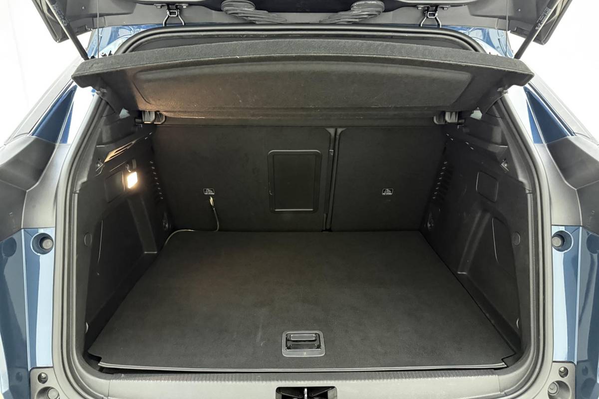 Peugeot 3008 Peugeot 3008 1.6 HYbrid 180 Allure Pack Business | 19 inch | Automaat | Navigatie | Camera | Climate control | Parkeersensoren