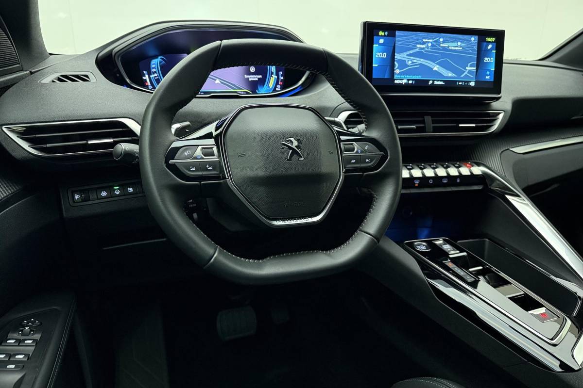 Peugeot 3008 Peugeot 3008 1.6 HYbrid 180 Allure Pack Business | 19 inch | Automaat | Navigatie | Camera | Climate control | Parkeersensoren