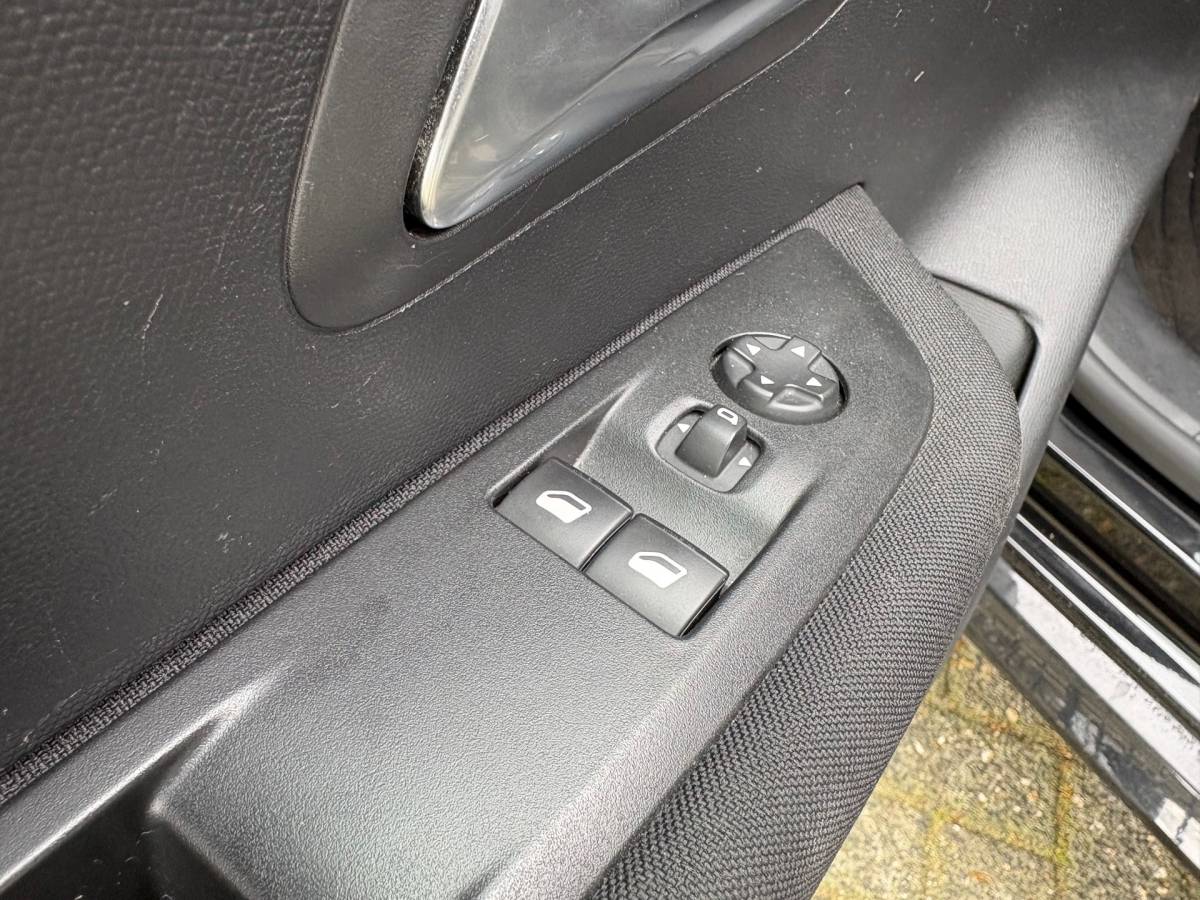 Peugeot 208 Peugeot 208 1.5 BlueHDi Blue Lease Allure|Carplay|PDC