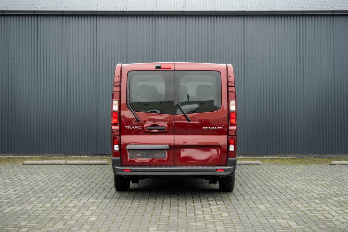 Renault Trafic Renault Trafic **Blue dCi 150PK | L2H1 | 9-Zits | LED | Camera | Navi | Zijschuifdeur R+L | Cruise | Airco | PDC**