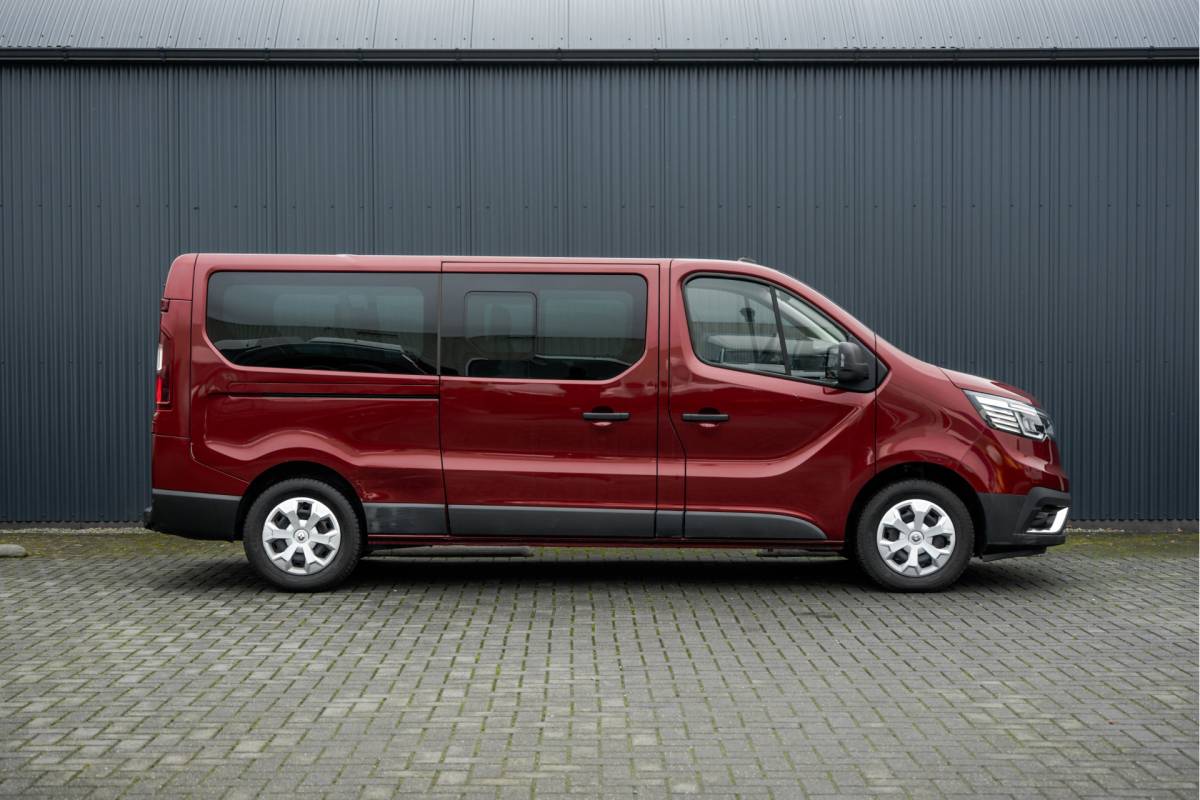Renault Trafic Renault Trafic **Blue dCi 150PK | L2H1 | 9-Zits | LED | Camera | Navi | Zijschuifdeur R+L | Cruise | Airco | PDC**