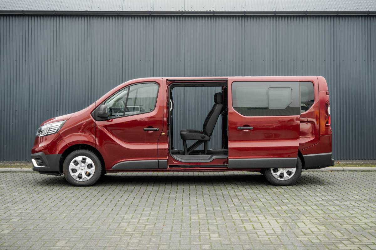 Renault Trafic Renault Trafic **Blue dCi 150PK | L2H1 | 9-Zits | Incl. BTW/BPM | LED   LED | Camera | Navi | Zijschuifdeur R+L | Cruise | Airco | PDC**