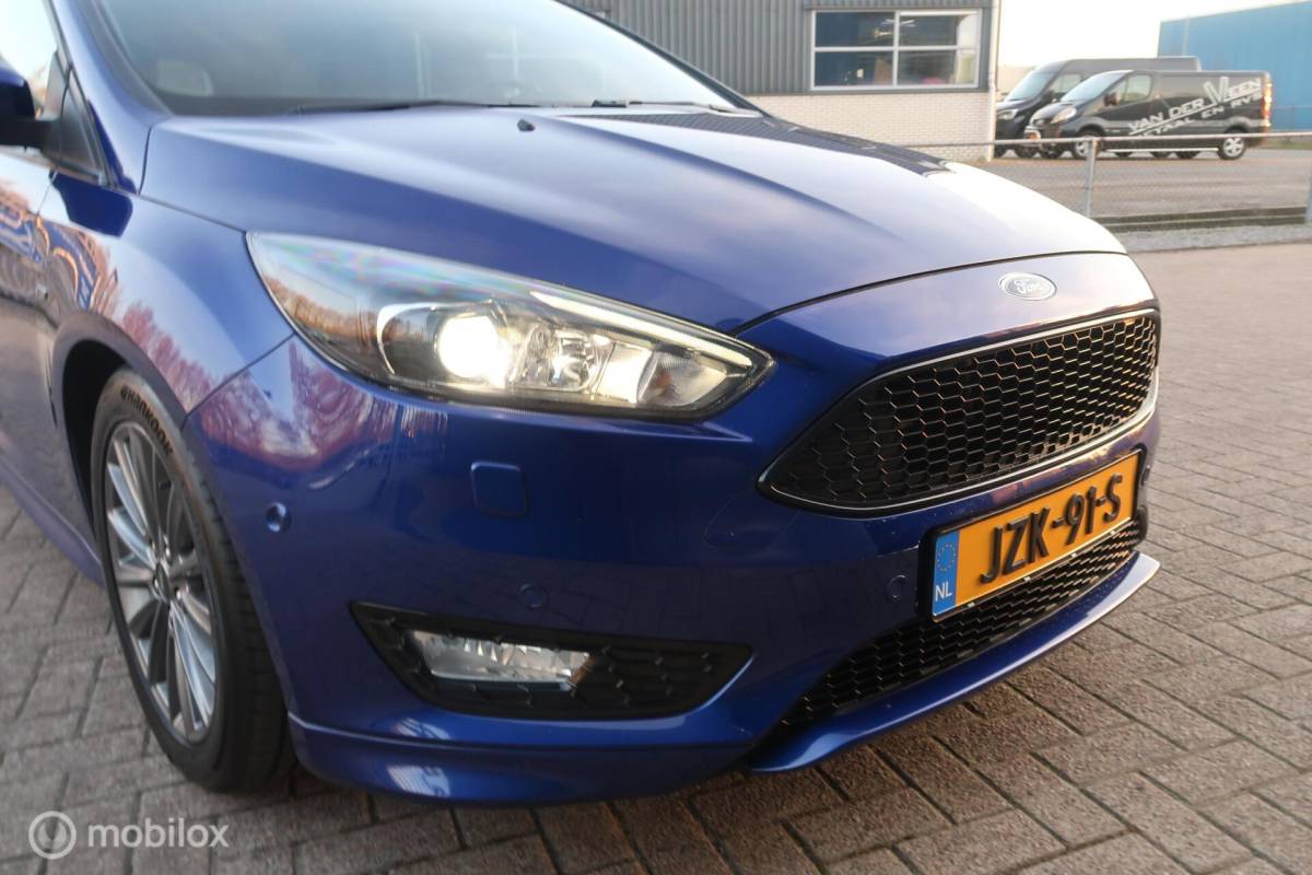 Ford Focus Ford Focus Wagon 1.5 183PK ST Line AUTOMAAT,CARPLAY,LEDVER.