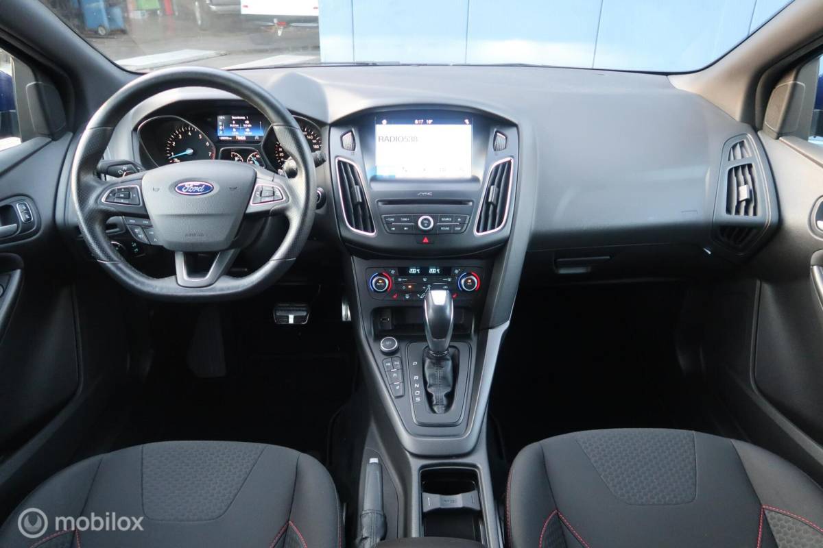 Ford Focus Ford Focus Wagon 1.5 183PK ST Line AUTOMAAT,CARPLAY,LEDVER.