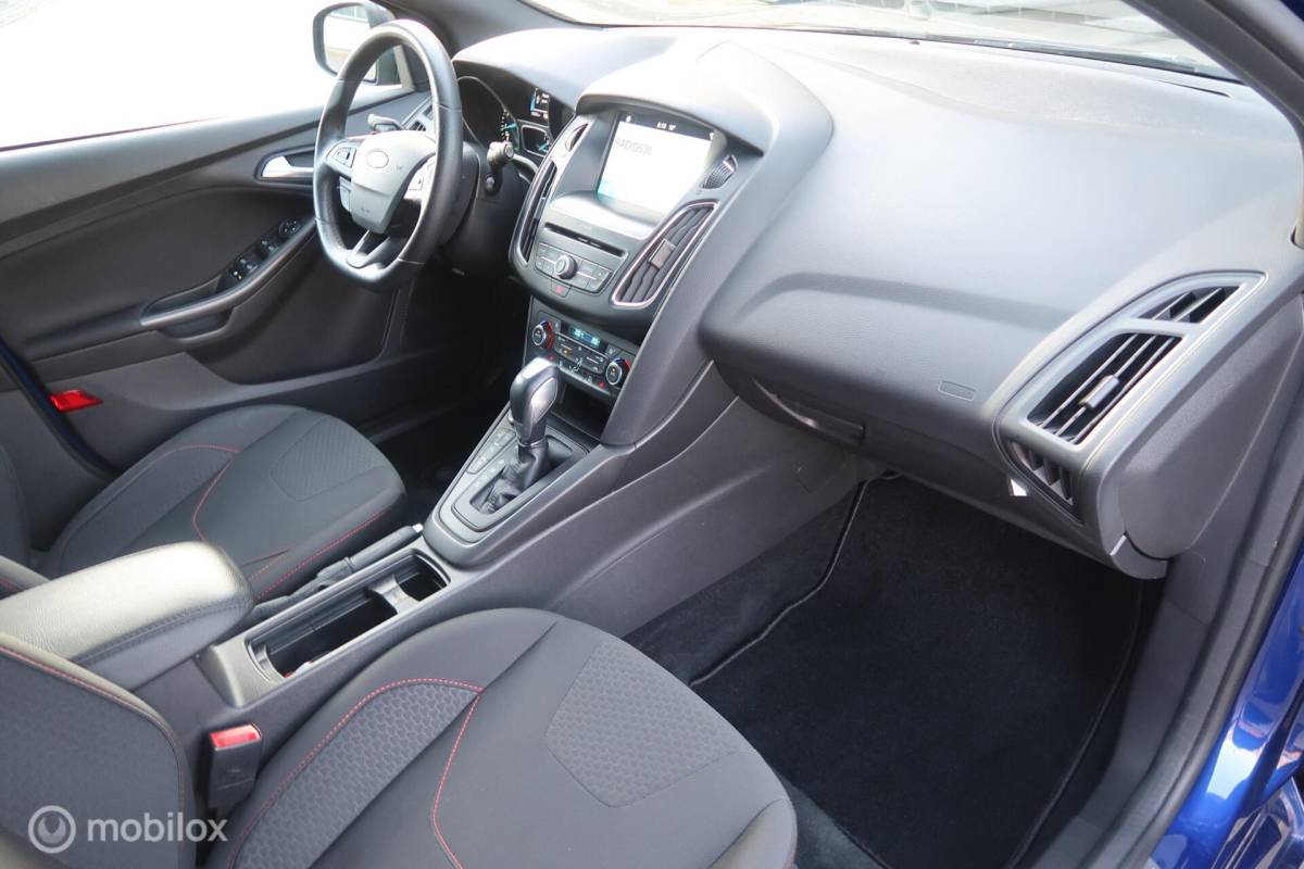 Ford Focus Ford Focus Wagon 1.5 183PK ST Line AUTOMAAT,CARPLAY,LEDVER.