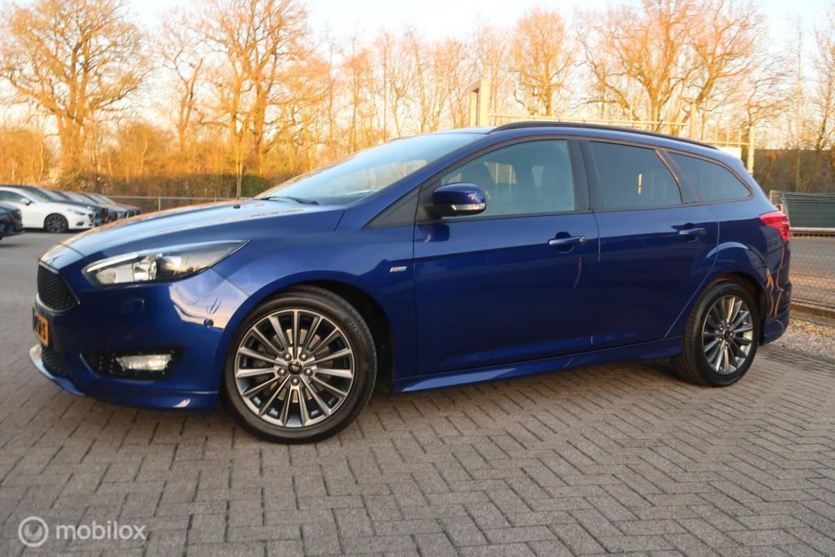 Ford Focus Ford Focus Wagon 1.5 183PK ST Line AUTOMAAT,CARPLAY,LEDVER.
