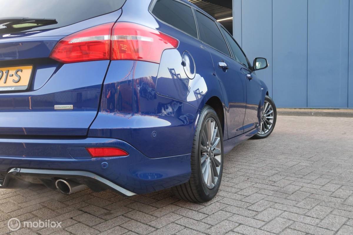 Ford Focus Ford Focus Wagon 1.5 183PK ST Line AUTOMAAT,CARPLAY,LEDVER.