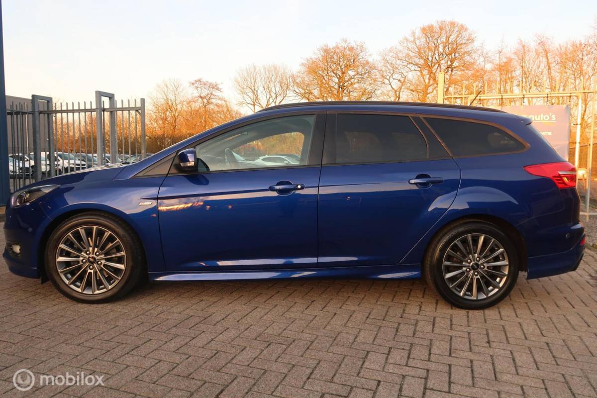 Ford Focus Ford Focus Wagon 1.5 183PK ST Line AUTOMAAT,CARPLAY,LEDVER.
