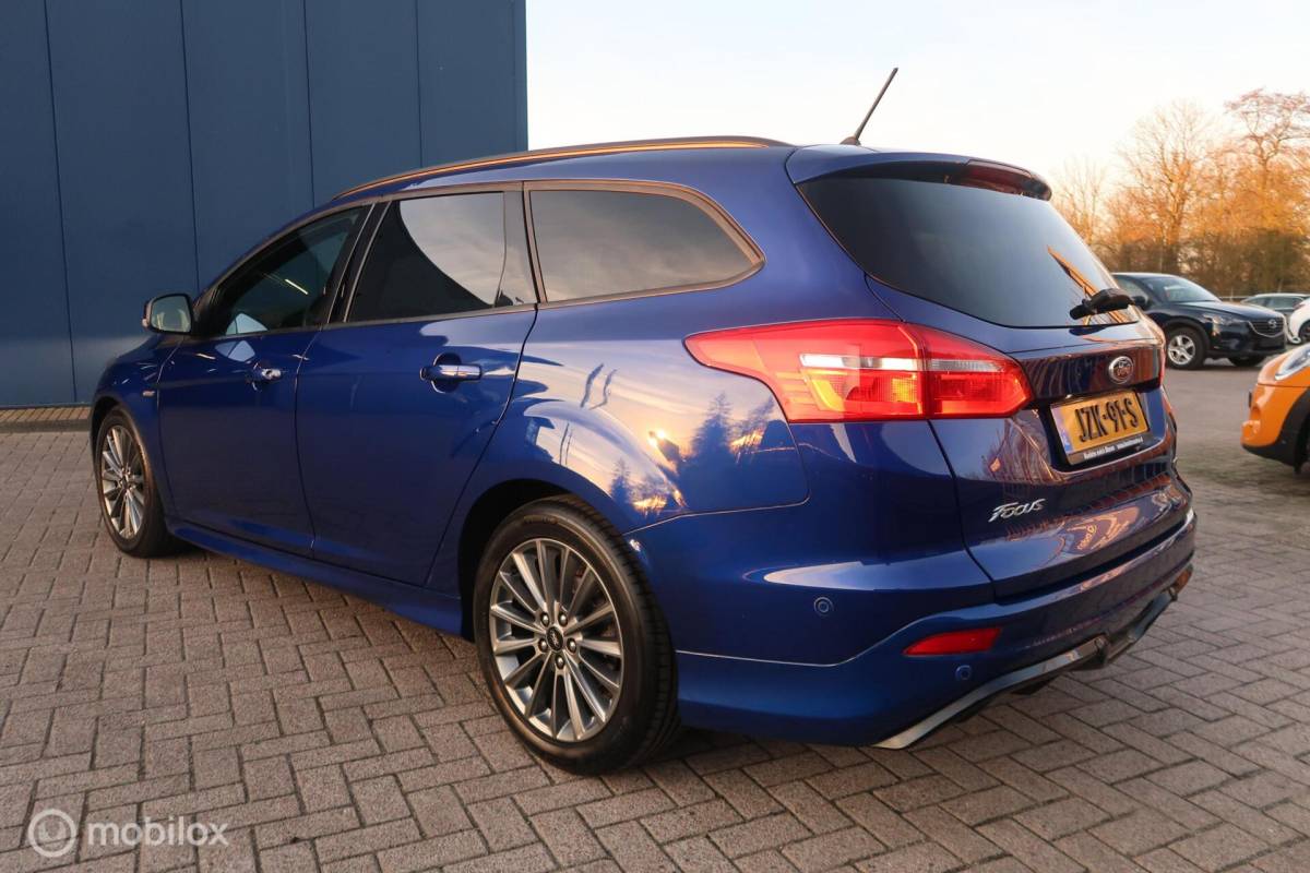 Ford Focus Ford Focus Wagon 1.5 183PK ST Line AUTOMAAT,CARPLAY,LEDVER.