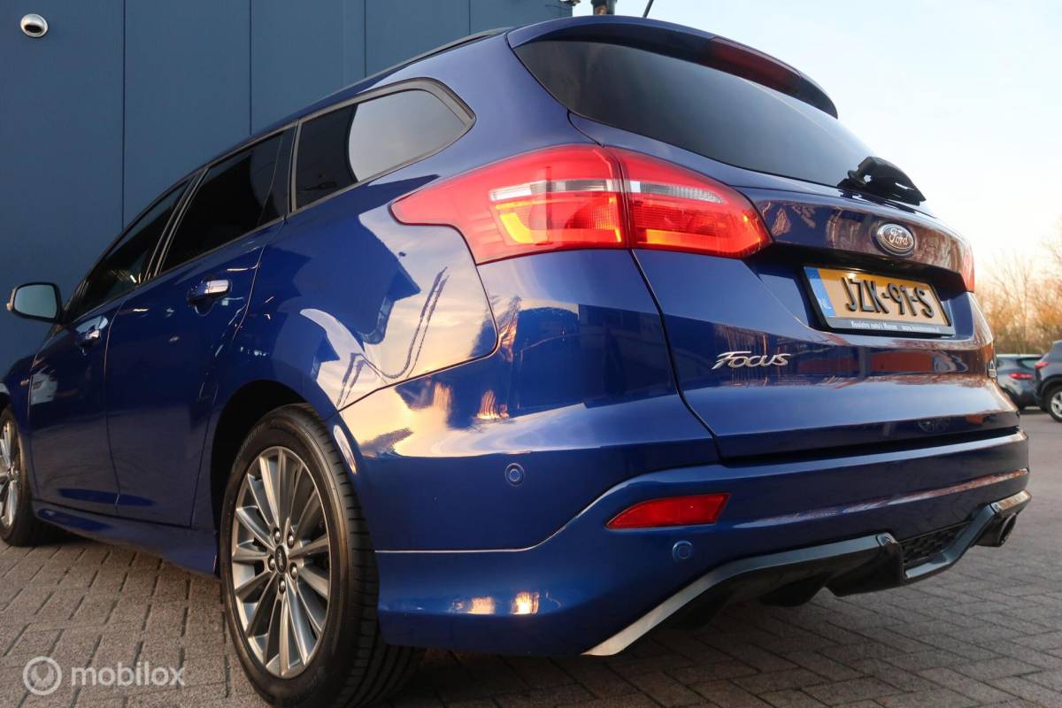 Ford Focus Ford Focus Wagon 1.5 183PK ST Line AUTOMAAT,CARPLAY,LEDVER.