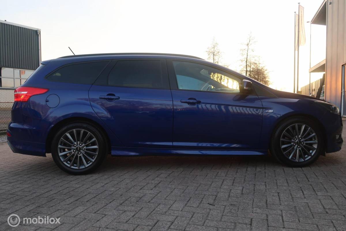 Ford Focus Ford Focus Wagon 1.5 183PK ST Line AUTOMAAT,CARPLAY,LEDVER.