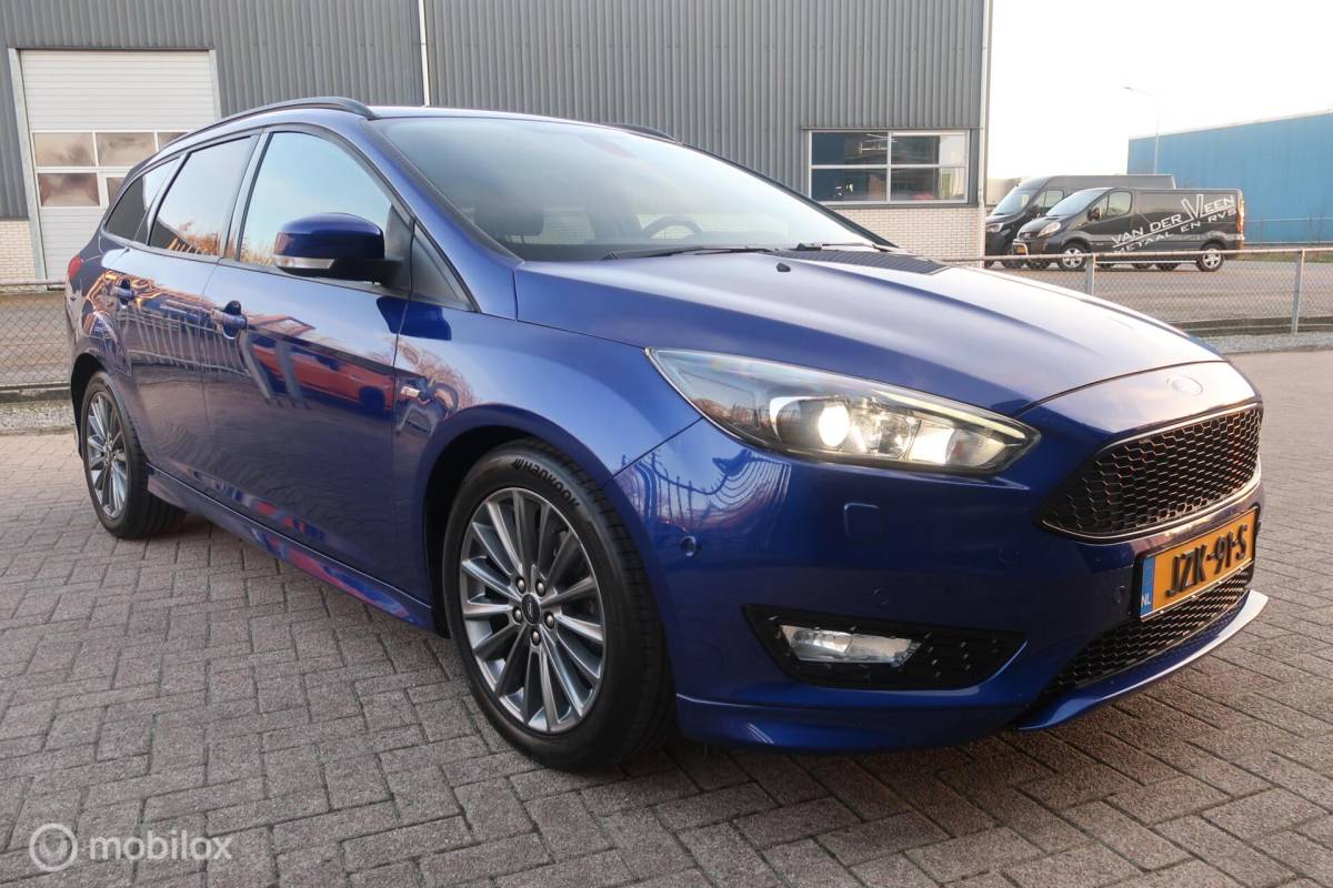 Ford Focus Ford Focus Wagon 1.5 183PK ST Line AUTOMAAT,CARPLAY,LEDVER.