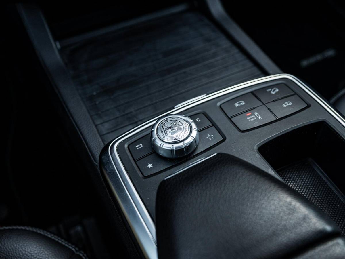 Mercedes-Benz M-Klasse Mercedes M-klasse ML 350 BlueTec AMG Grijs Kenteken Panorama Trekhaak 3500KG Distronic Xenon Luchtvering