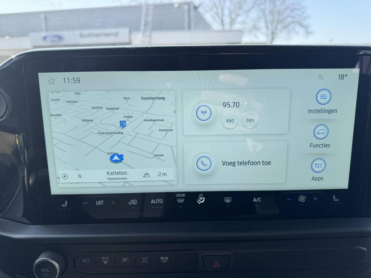 Ford Transit Custom Ford Transit Custom 320 2.5 PHEV L2H1 Limited DC |SCI| Dubbele cabine | Dubbele schuifdeur | 360 graden camera | Adaptieve cruise control | 8-weg verstelbare en verwarmbare passagiersstoel | Inklapbare trekhaak | 17 inch velgen | AGM accu | Reservewiel | 12V aanlsuitpunt