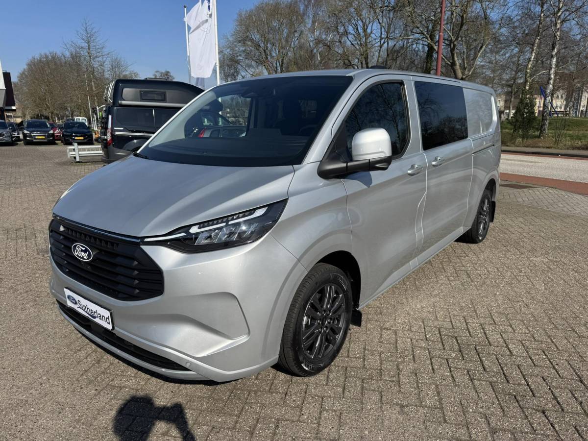 Ford Transit Custom Ford Transit Custom 320 2.5 PHEV L2H1 Limited DC |SCI| Dubbele cabine | Dubbele schuifdeur | 360 graden camera | Adaptieve cruise control | 8-weg verstelbare en verwarmbare passagiersstoel | Inklapbare trekhaak | 17 inch velgen | AGM accu | Reservewiel | 12V aanlsuitpunt