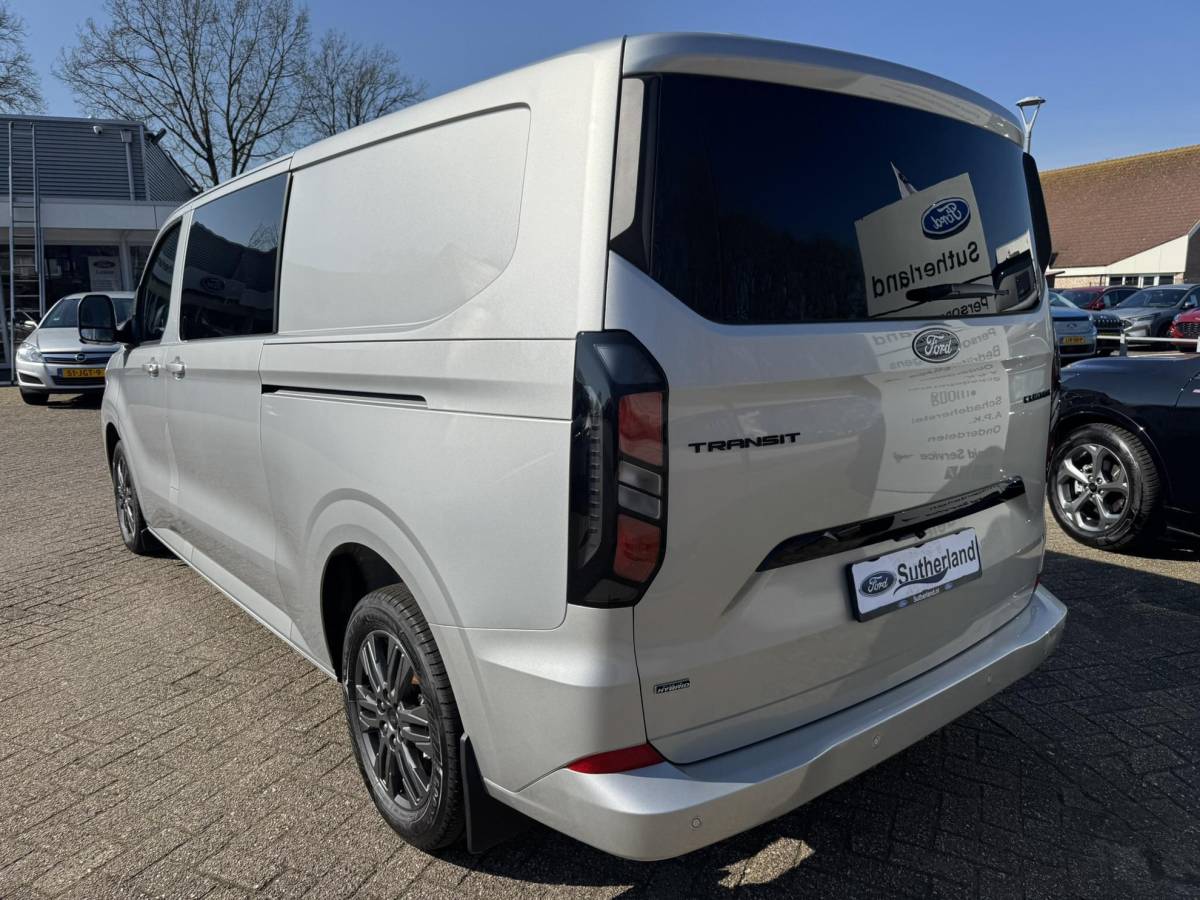 Ford Transit Custom Ford Transit Custom 320 2.5 PHEV L2H1 Limited DC |SCI| Dubbele cabine | Dubbele schuifdeur | 360 graden camera | Adaptieve cruise control | 8-weg verstelbare en verwarmbare passagiersstoel | Inklapbare trekhaak | 17 inch velgen | AGM accu | Reservewiel | 12V aanlsuitpunt