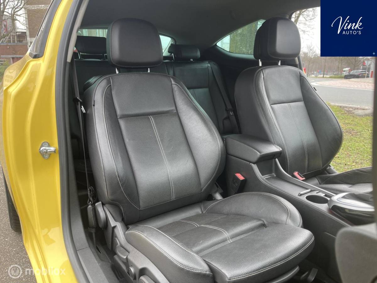 Opel Astra Opel Astra GTC 1.6 Turbo Design Edition | Leer | NAV