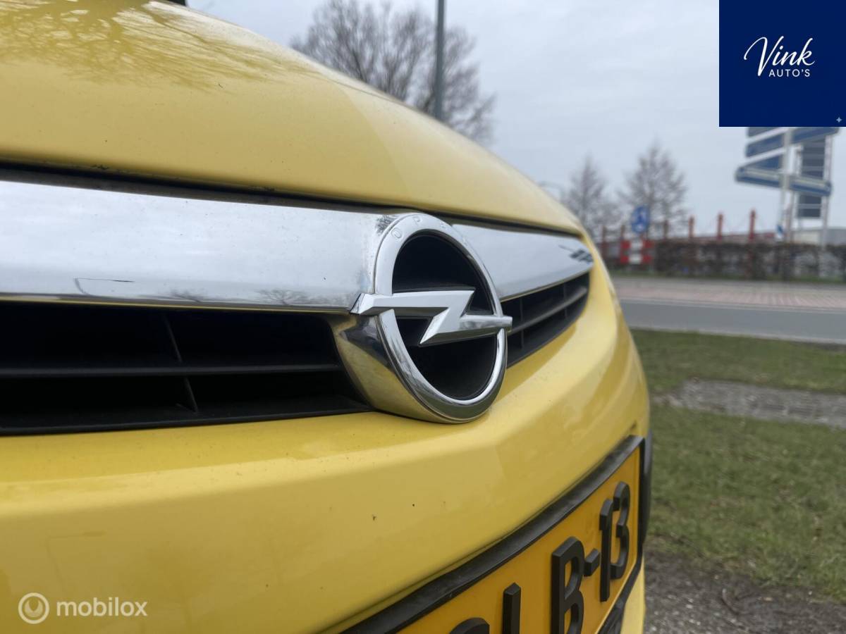Opel Astra Opel Astra GTC 1.6 Turbo Design Edition | Leer | NAV